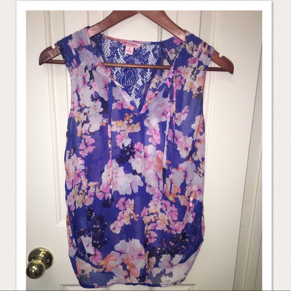Candie's Tops - Floral Flowing Top